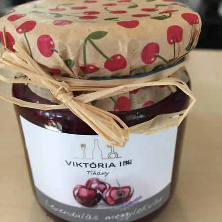 Viktoria *