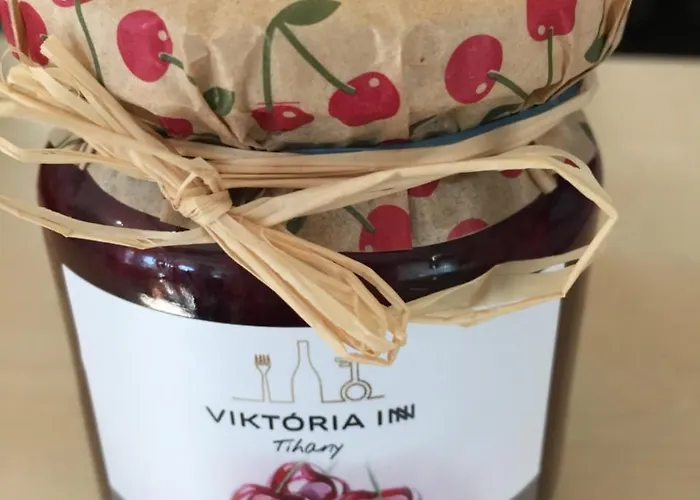 Viktoria *